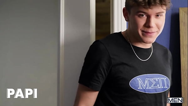 Drake Von Humps Damian Night’s Booty While He Reads His Books Then Cums All Over Him And His Book – PAPI